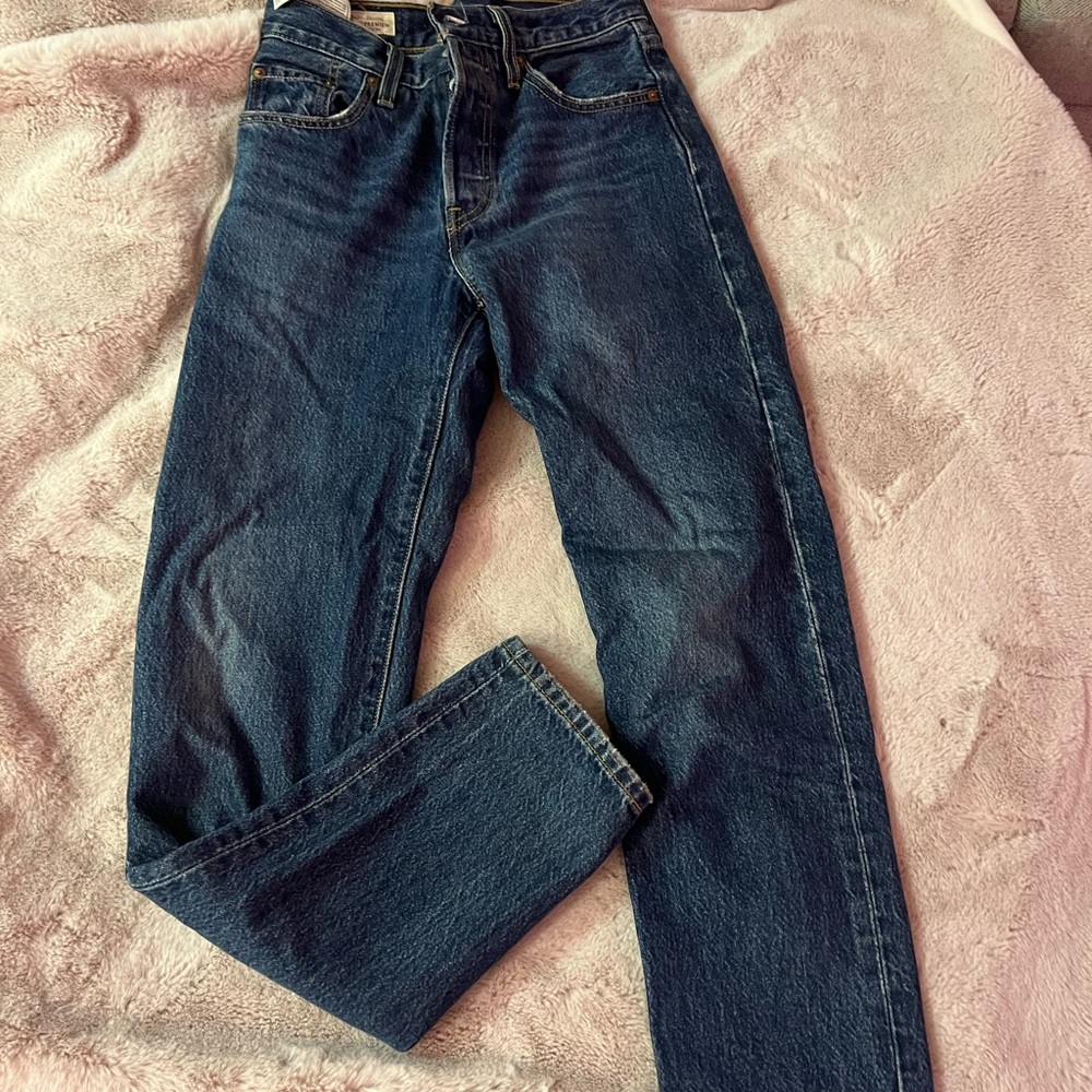 Womens Levis 501 original, dark wash
